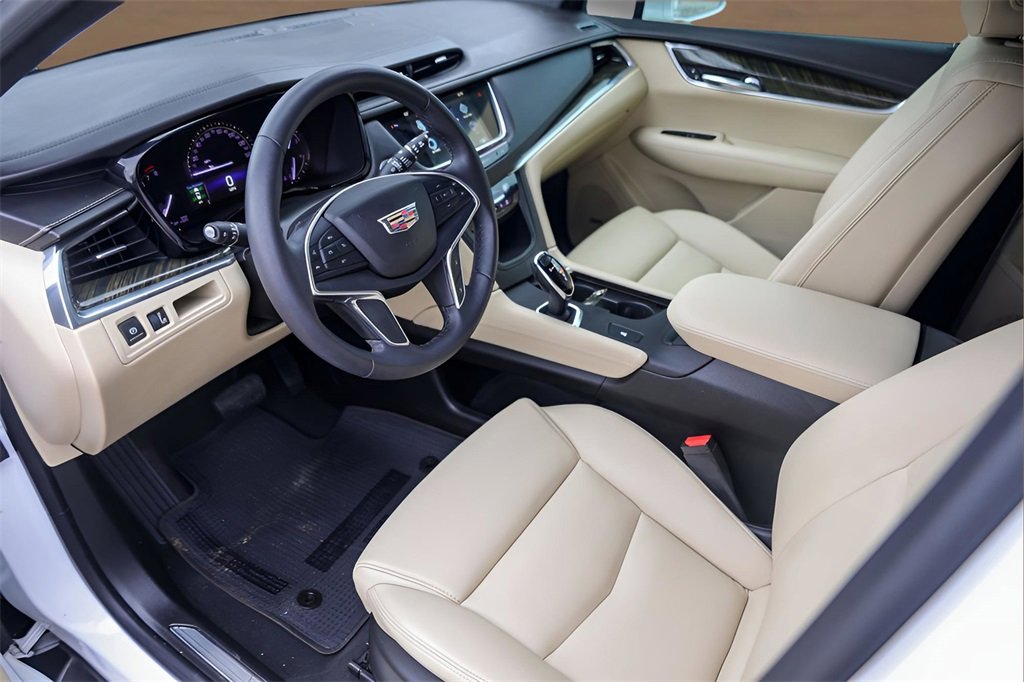 Used 2017 Cadillac XT5 FWD image 10