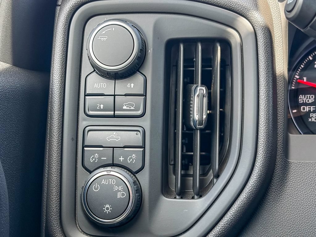 Certified 2025 Chevrolet Silverado 1500 Custom AWD/4WD image 48
