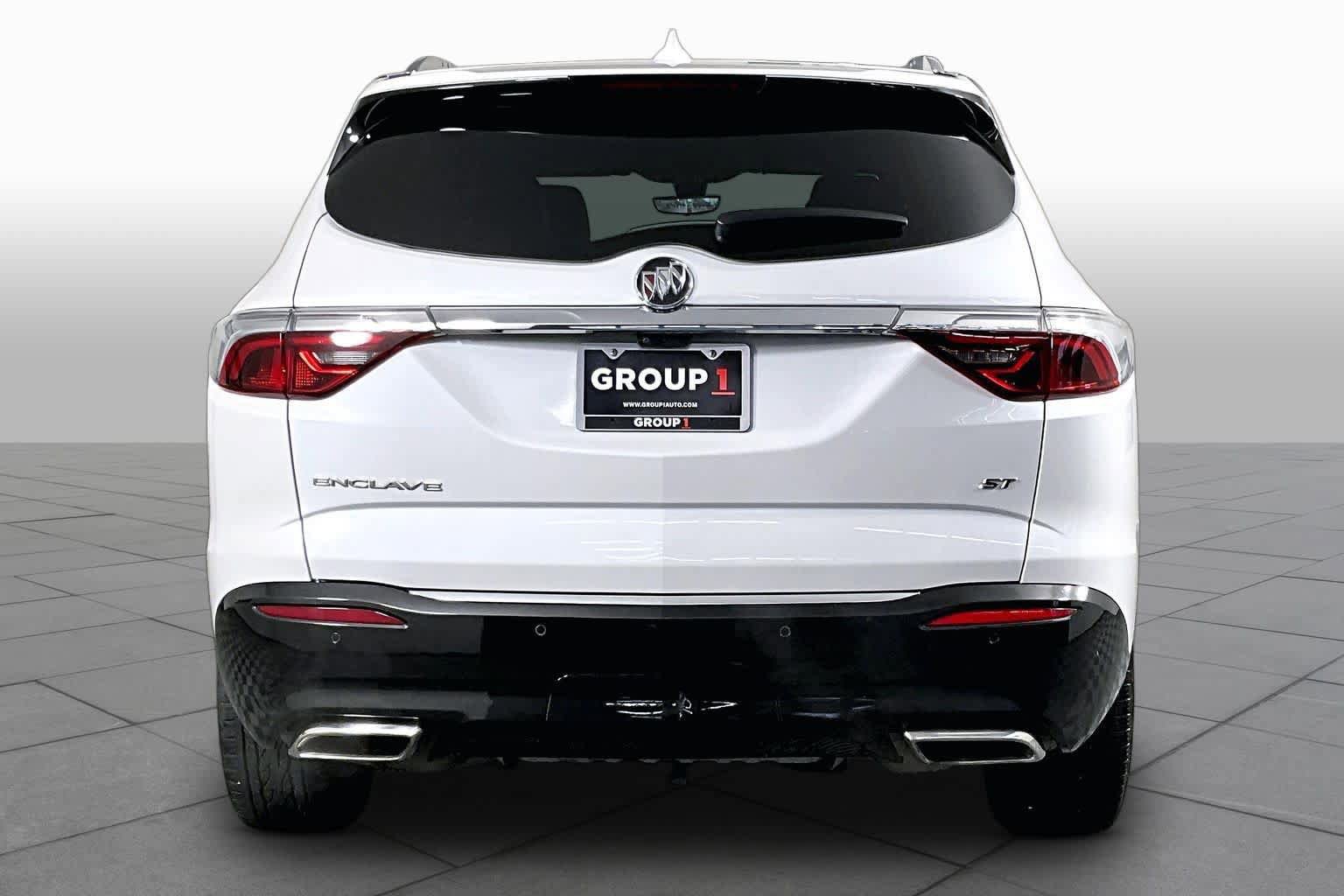 Used 2024 Buick Enclave Essence w/ Experience Buick Package FWD image 5