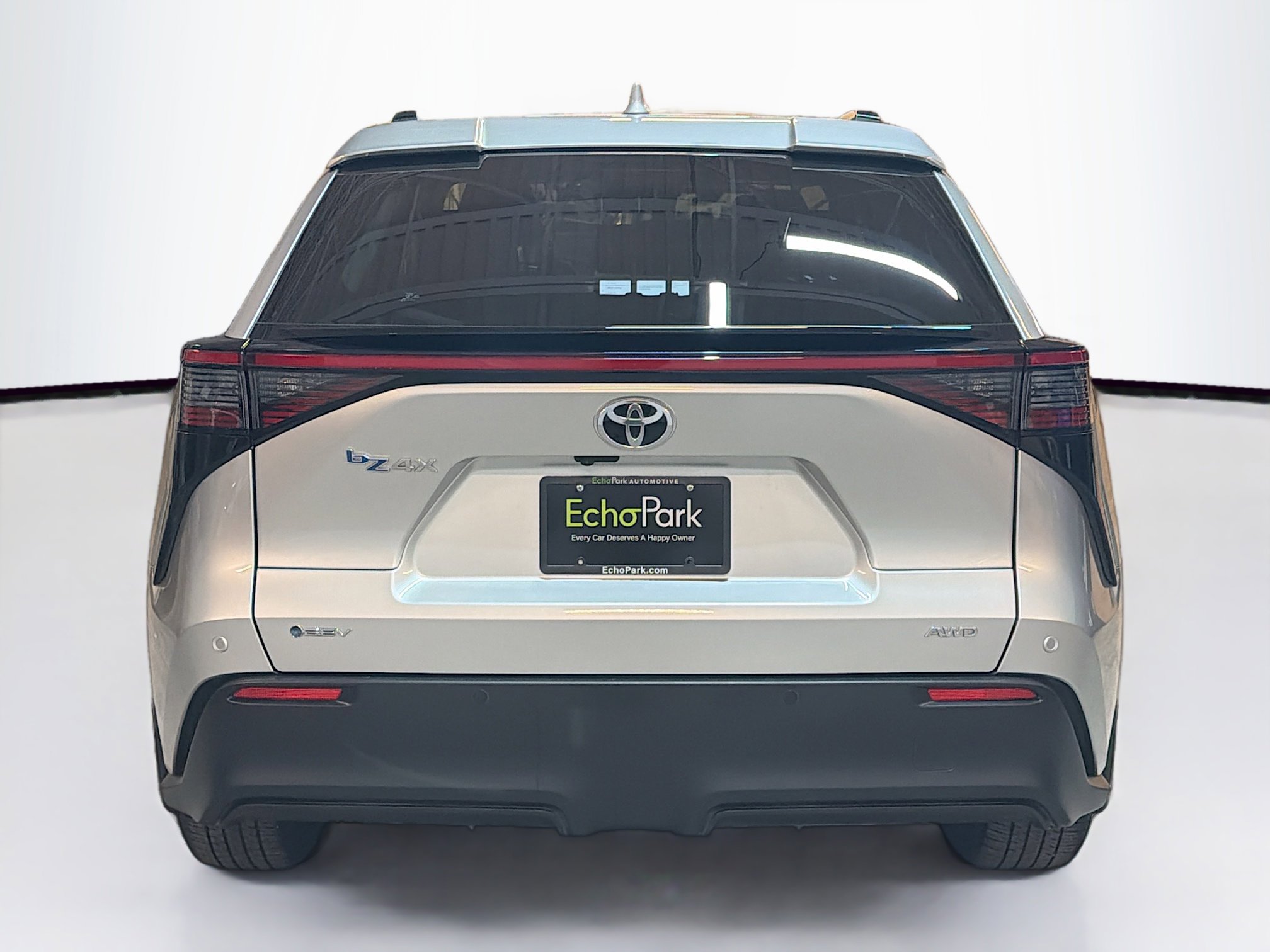 Used 2025 Toyota bZ4X XLE image 7