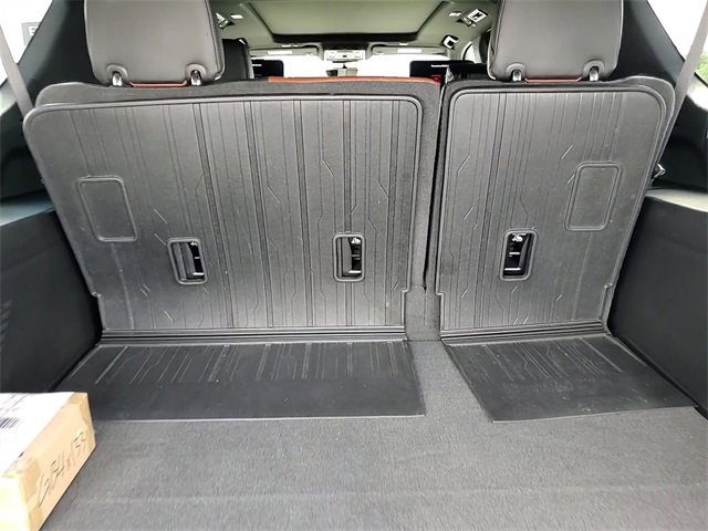 Used 2023 GMC Yukon XL Denali Ultimate image 6