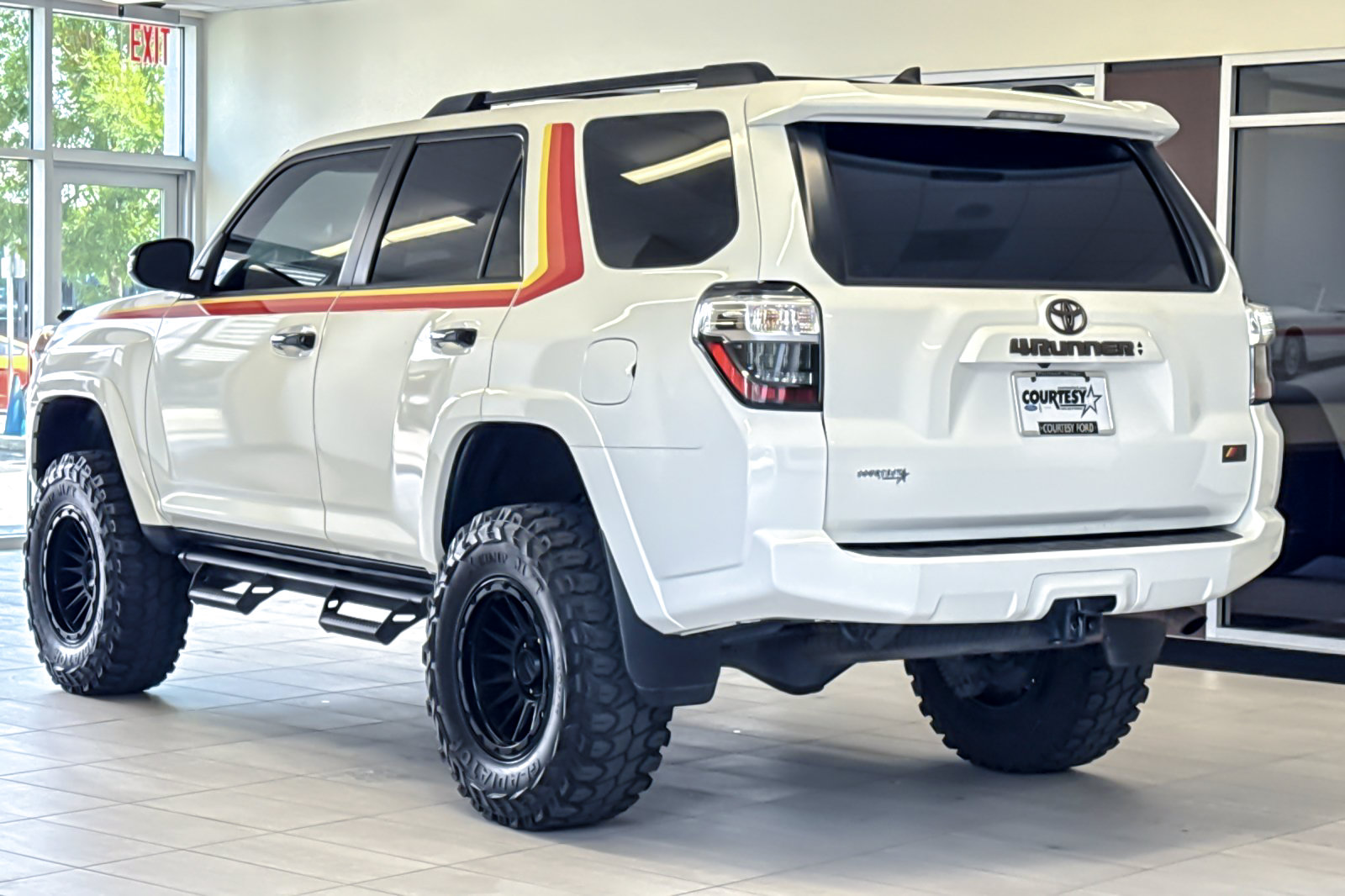 Used 2023 Toyota 4Runner 40th Anniversary SE AWD/4WD image 6