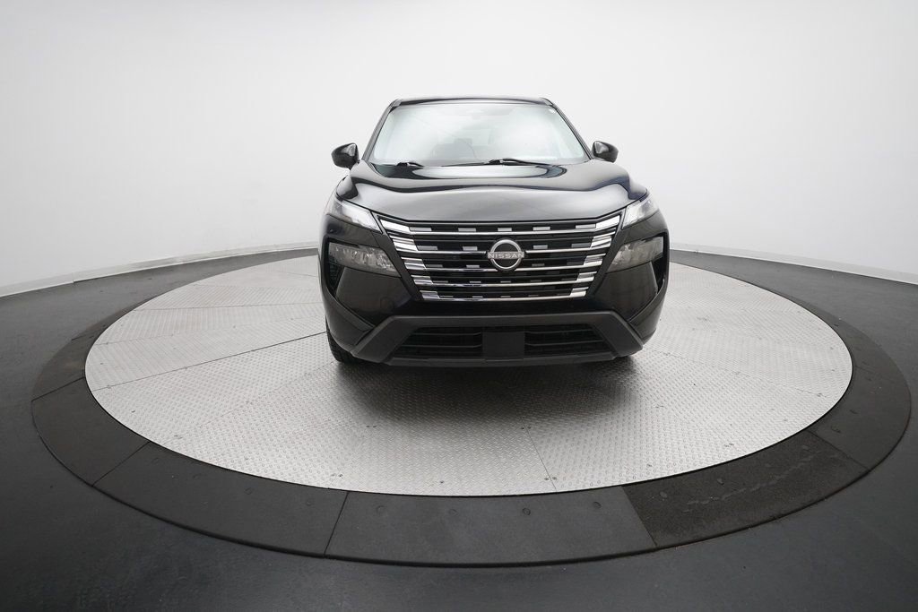 Used 2024 Nissan Rogue SV image 11