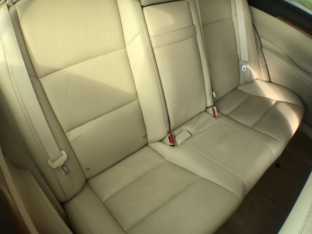 Used 2013 Lexus ES 300h w/ Luxury Pkg FWD image 23