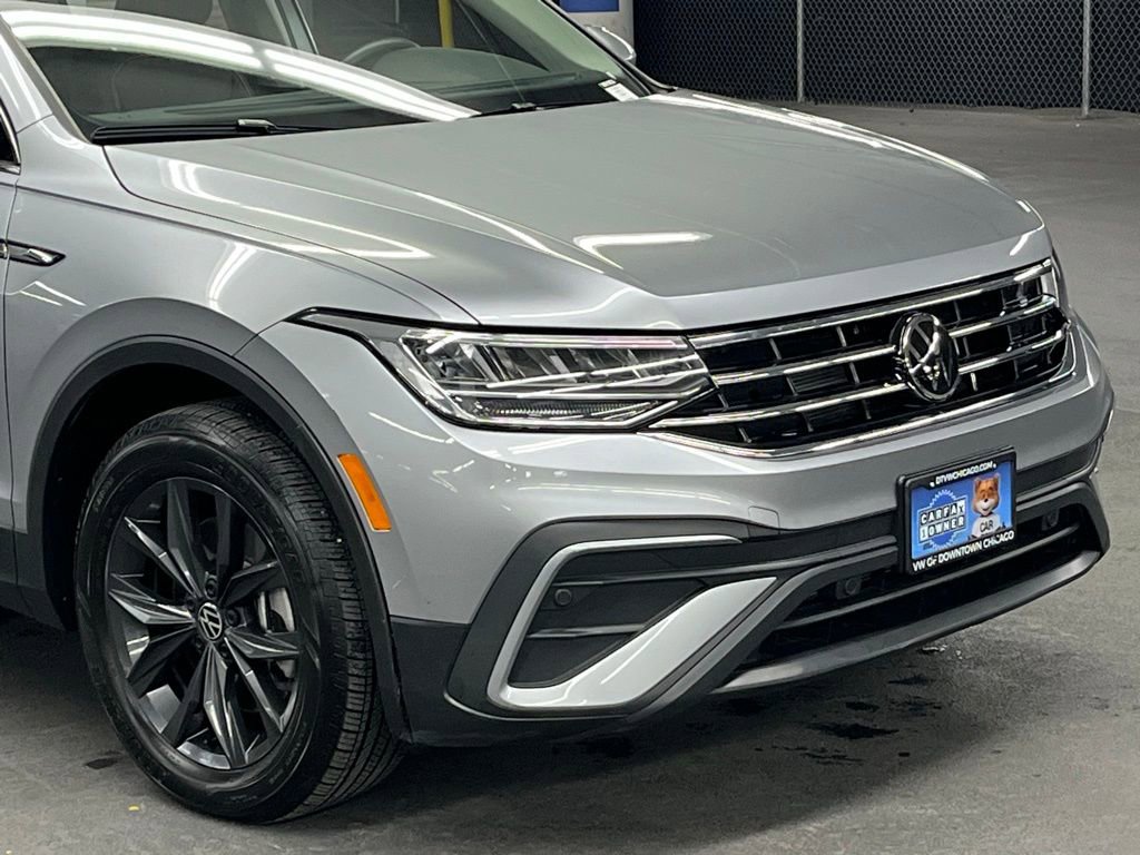 Used 2024 Volkswagen Tiguan SE w/ Panoramic Sunroof Package image 42