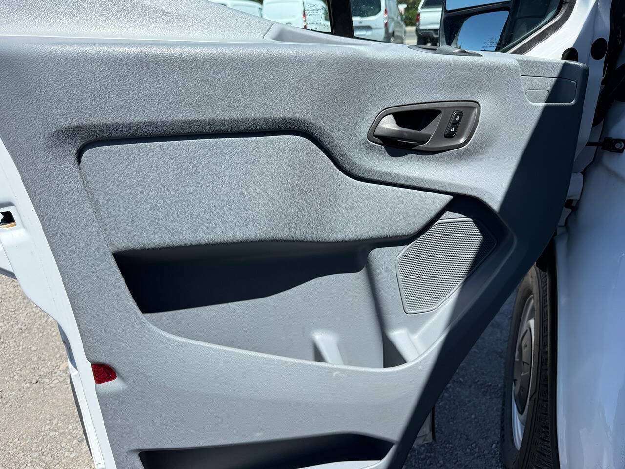 Used 2015 Ford Transit 150 130 Low Roof RWD image 27