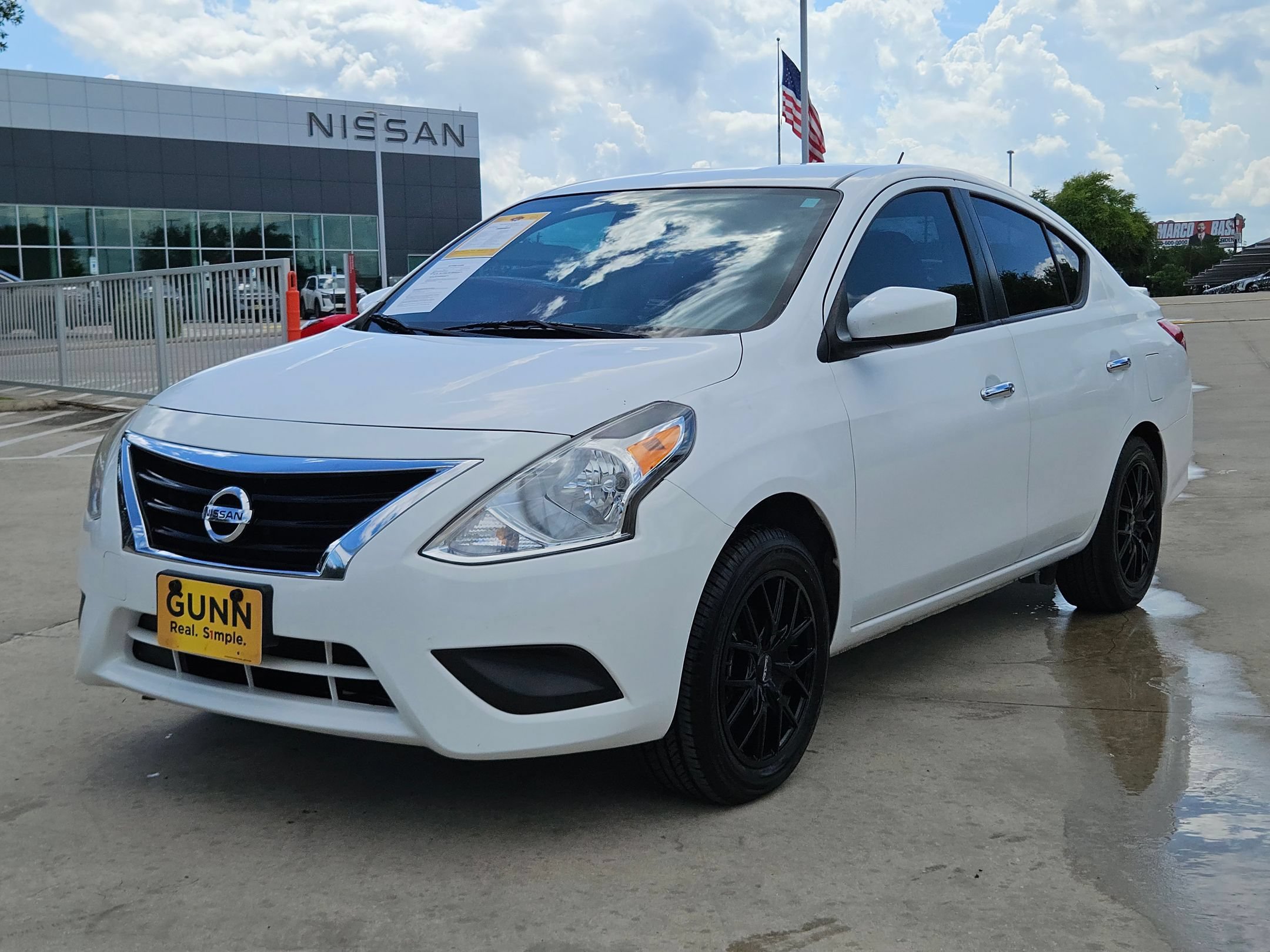 Used 2019 Nissan Versa SV FWD image 7