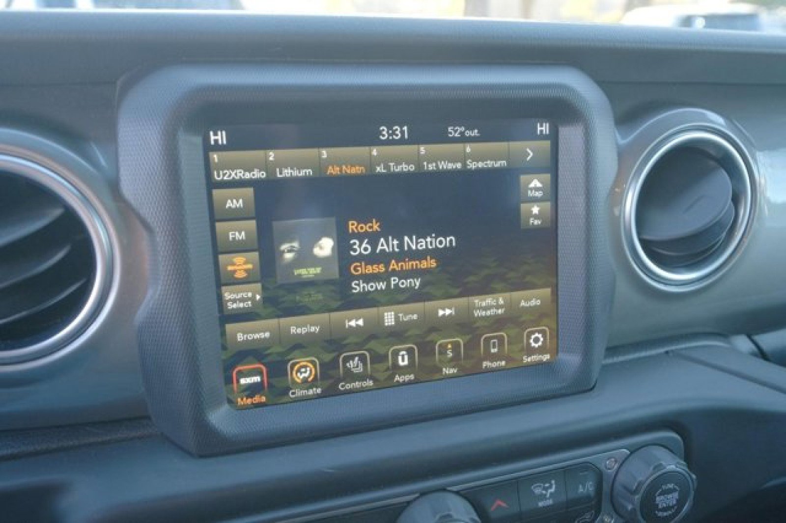 Used 2020 Jeep Wrangler Unlimited Sahara image 21