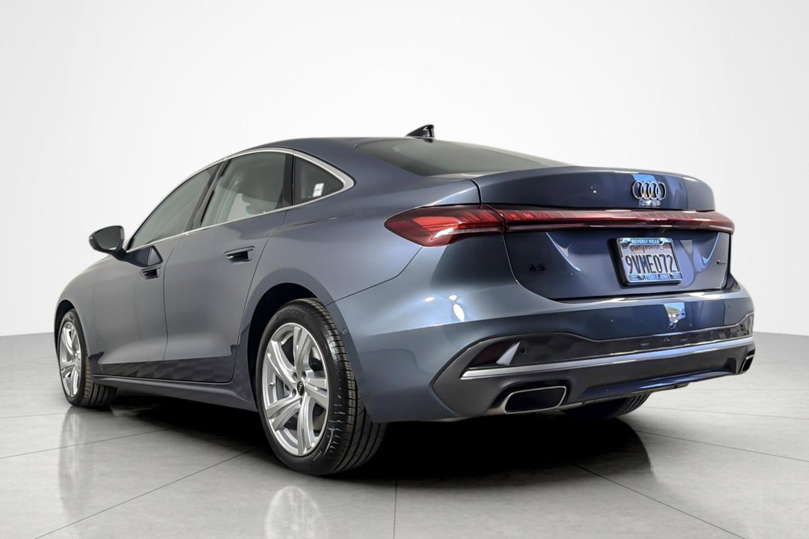 Used 2025 Audi A5 2.0T Premium w/ Convenience Package AWD/4WD image 3