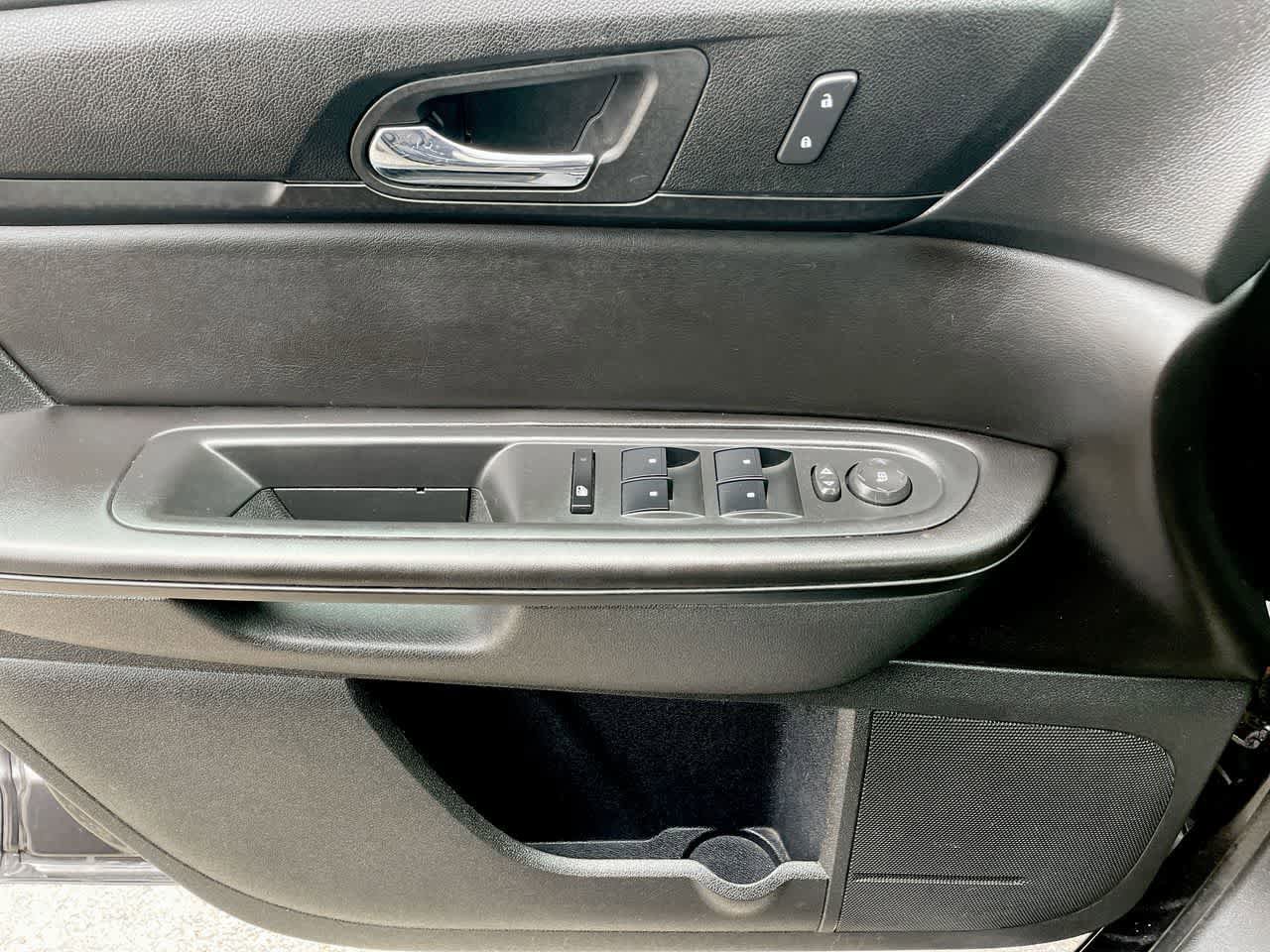 Used 2015 Chevrolet Traverse LT FWD image 28