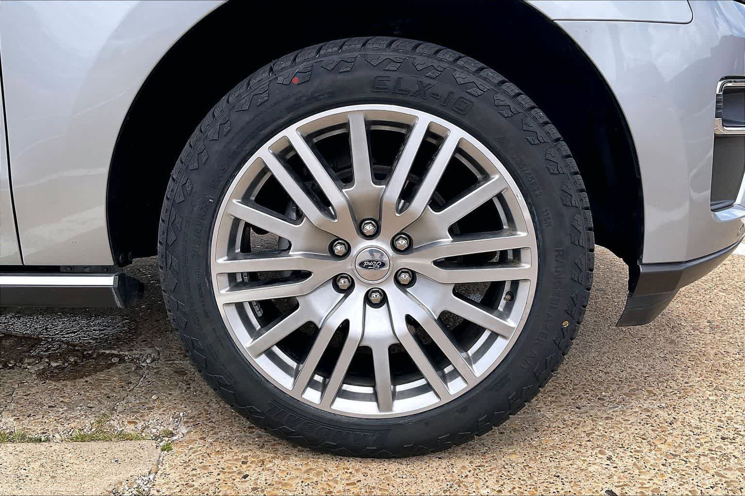Used 2024 Ford Expedition Limited image 8