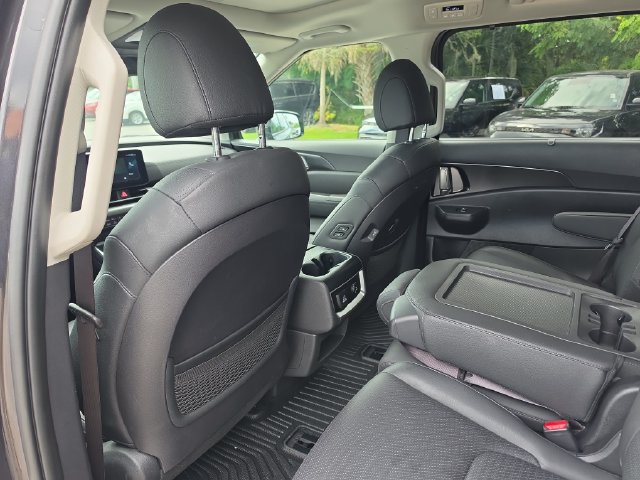 Certified 2025 Kia Carnival SX Prestige FWD image 11