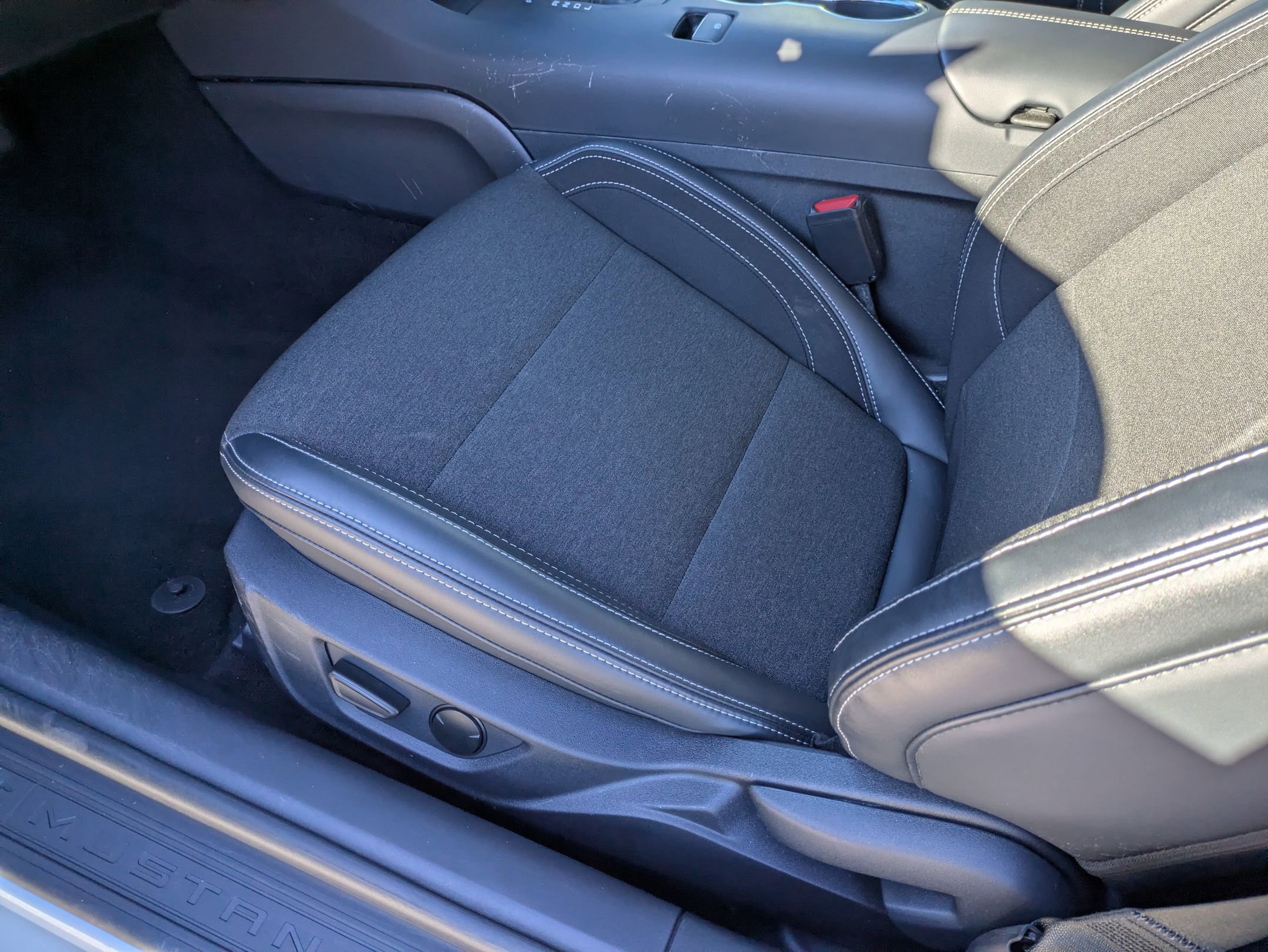 Certified 2025 Ford Mustang Coupe image 14