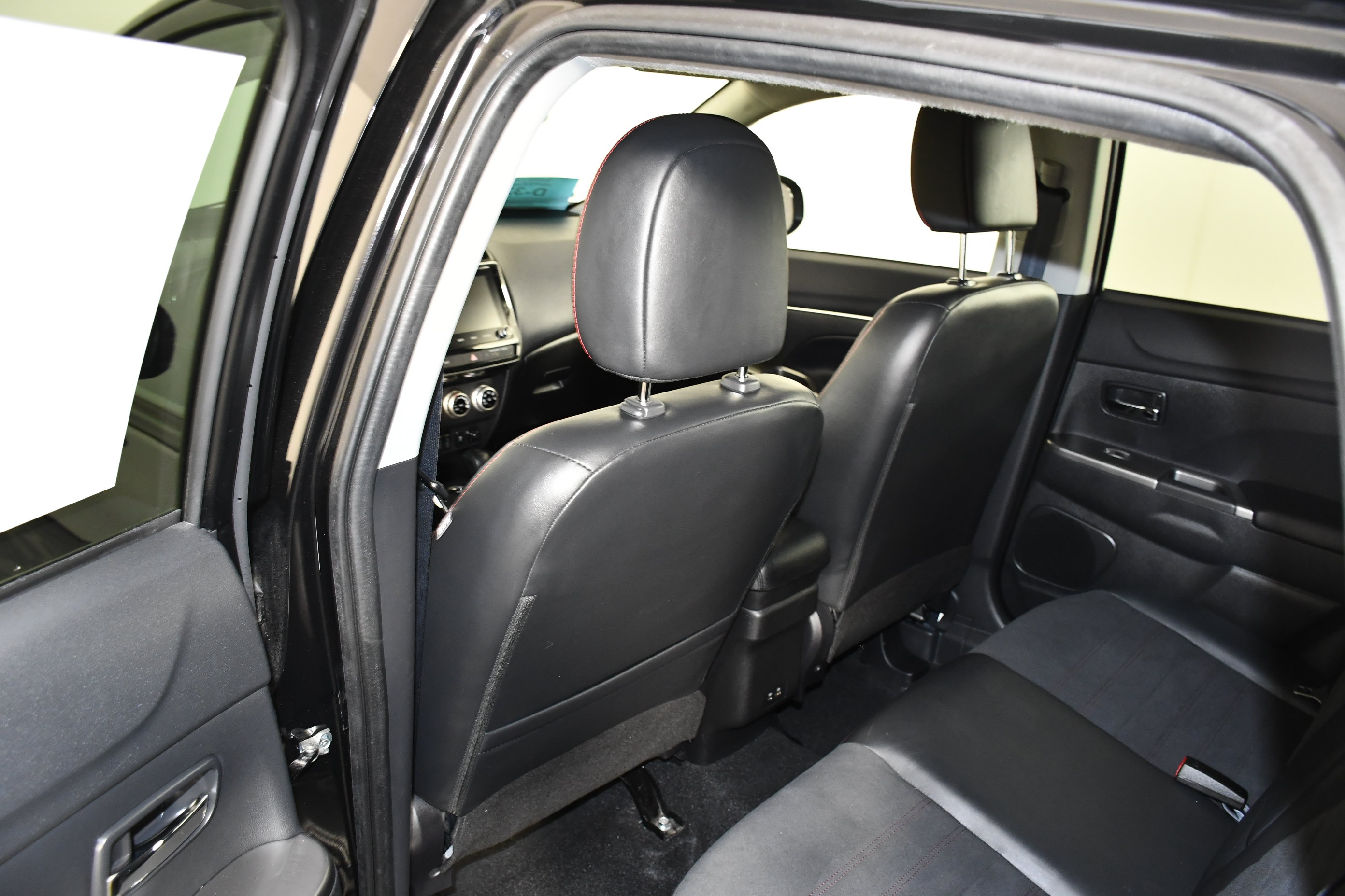 Used 2023 Mitsubishi Outlander Sport SE AWD/4WD image 46