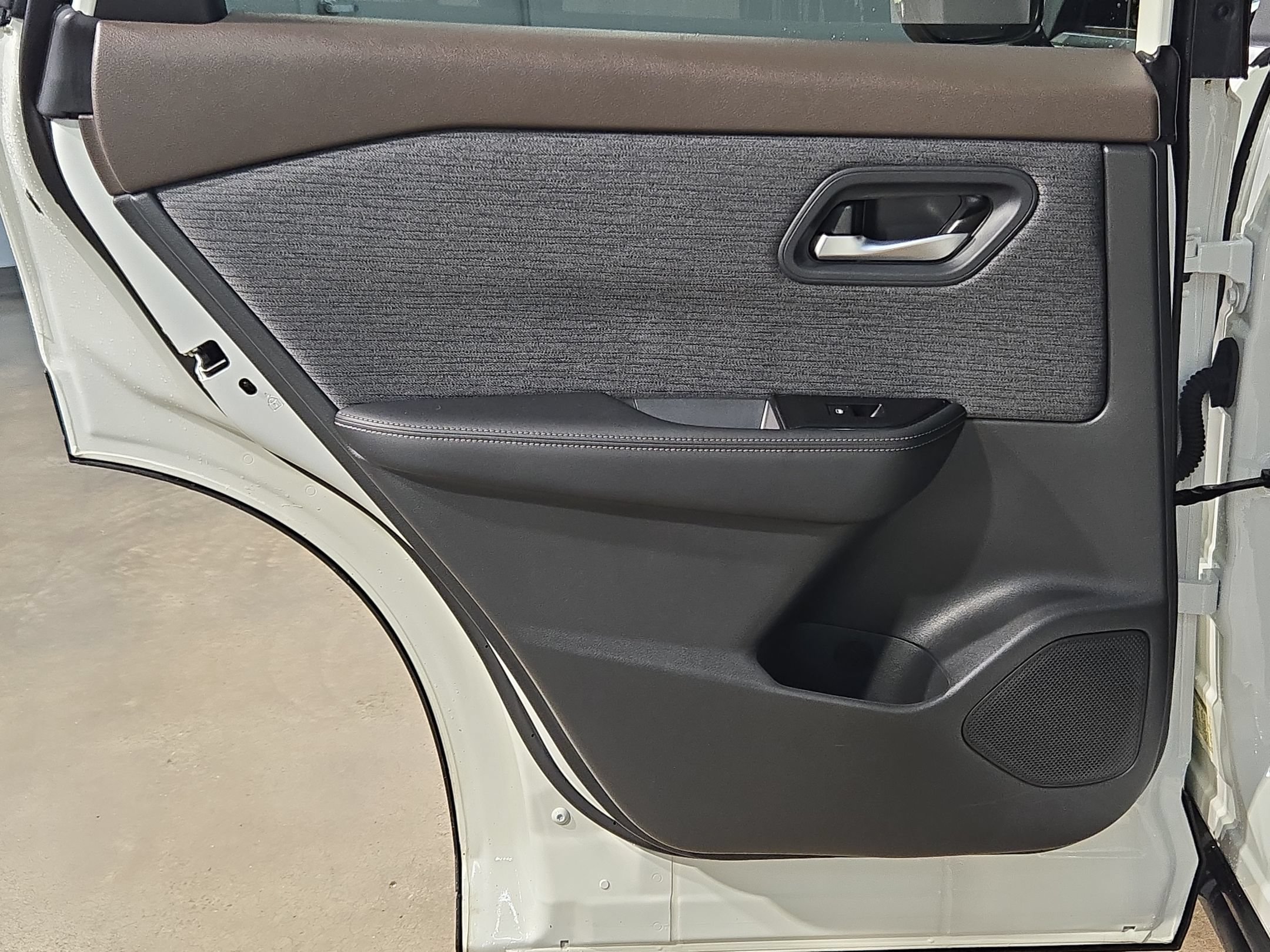 Used 2023 Nissan Rogue SV FWD image 33