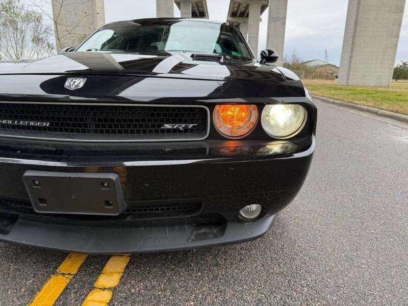 Used 2010 Dodge Challenger SRT8 RWD image 13