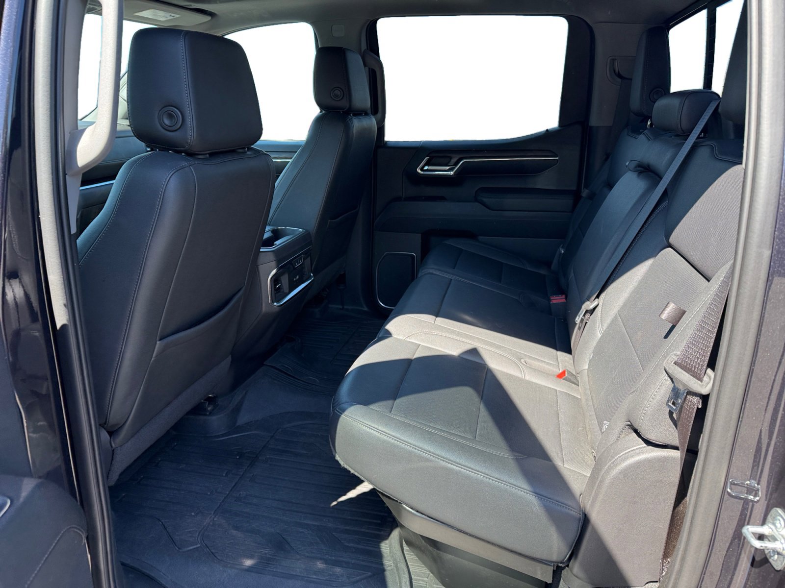 Used 2023 GMC Sierra 1500 SLT w/ SLT Convenience Package image 16