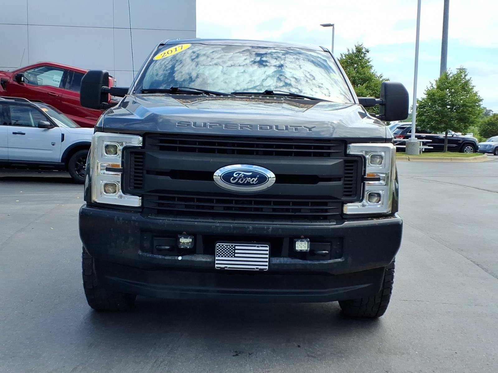 Used 2017 Ford F250 XL AWD/4WD image 2