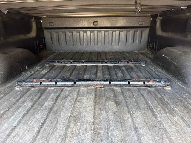 Used 2011 GMC Sierra 3500 SLE w/ SLE Preferred Package AWD/4WD image 11