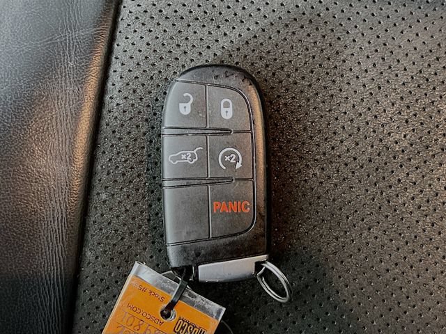 Used 2019 Jeep Grand Cherokee Altitude AWD/4WD image 13