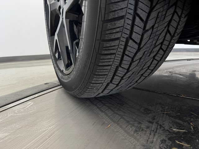 Used 2026 Chevrolet Traverse RS w/ LPO, Floor Liner Package FWD image 12