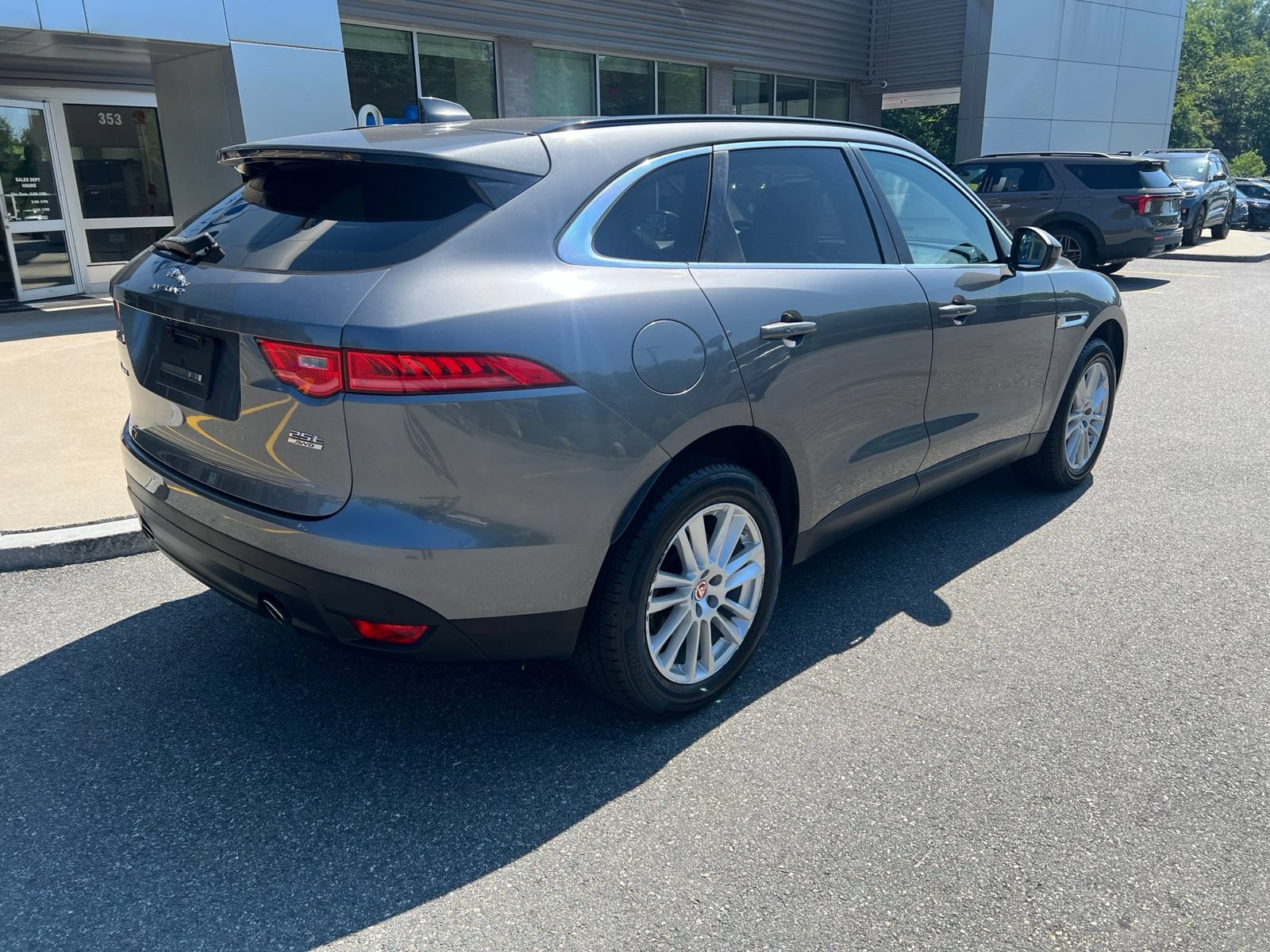 Used 2018 Jaguar F-PACE Prestige AWD/4WD image 7