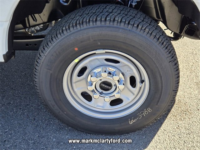New 2026 Ford F250 XL w/ XL Chrome Package image 17