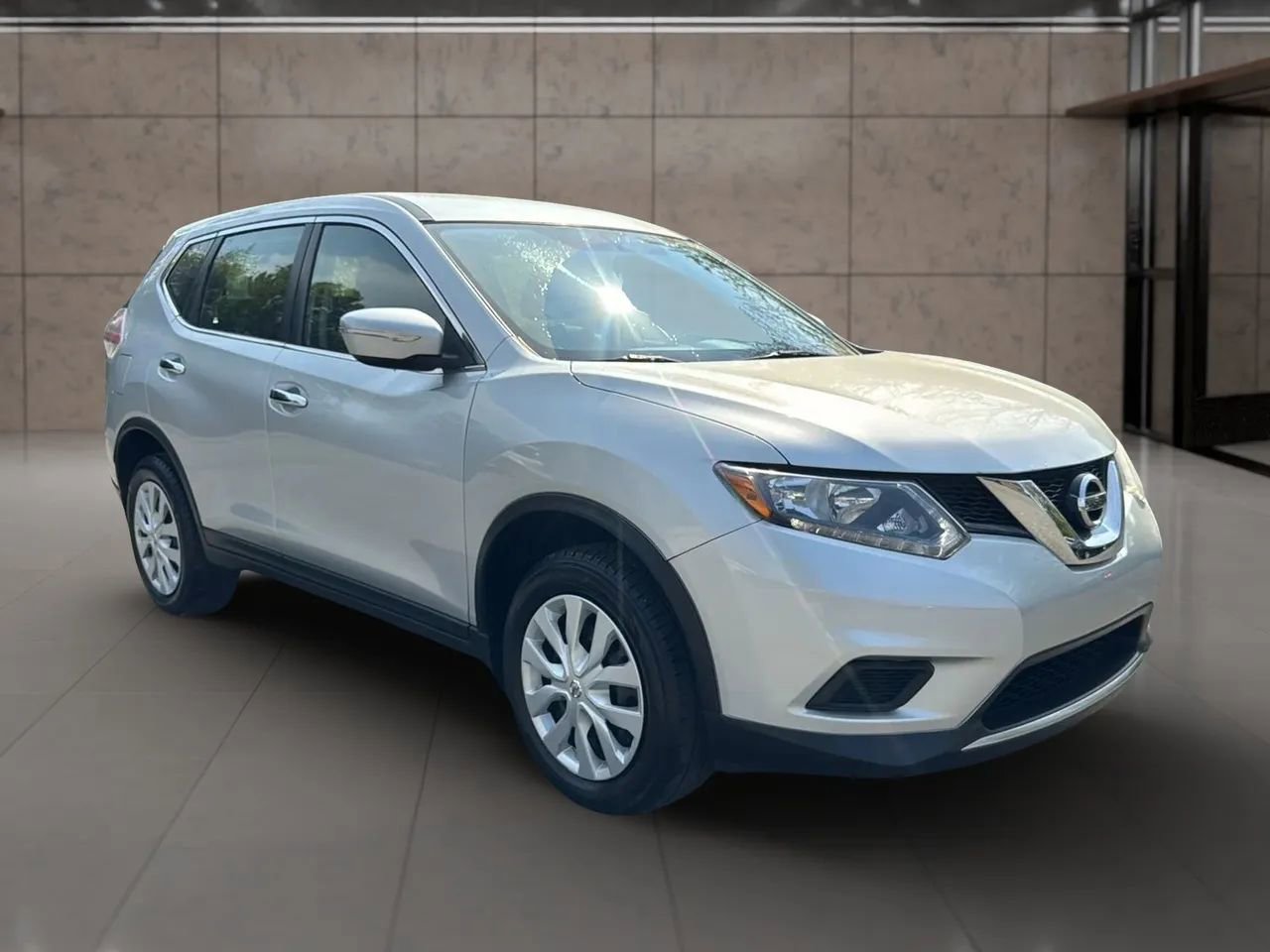 Used 2015 Nissan Rogue S image 3