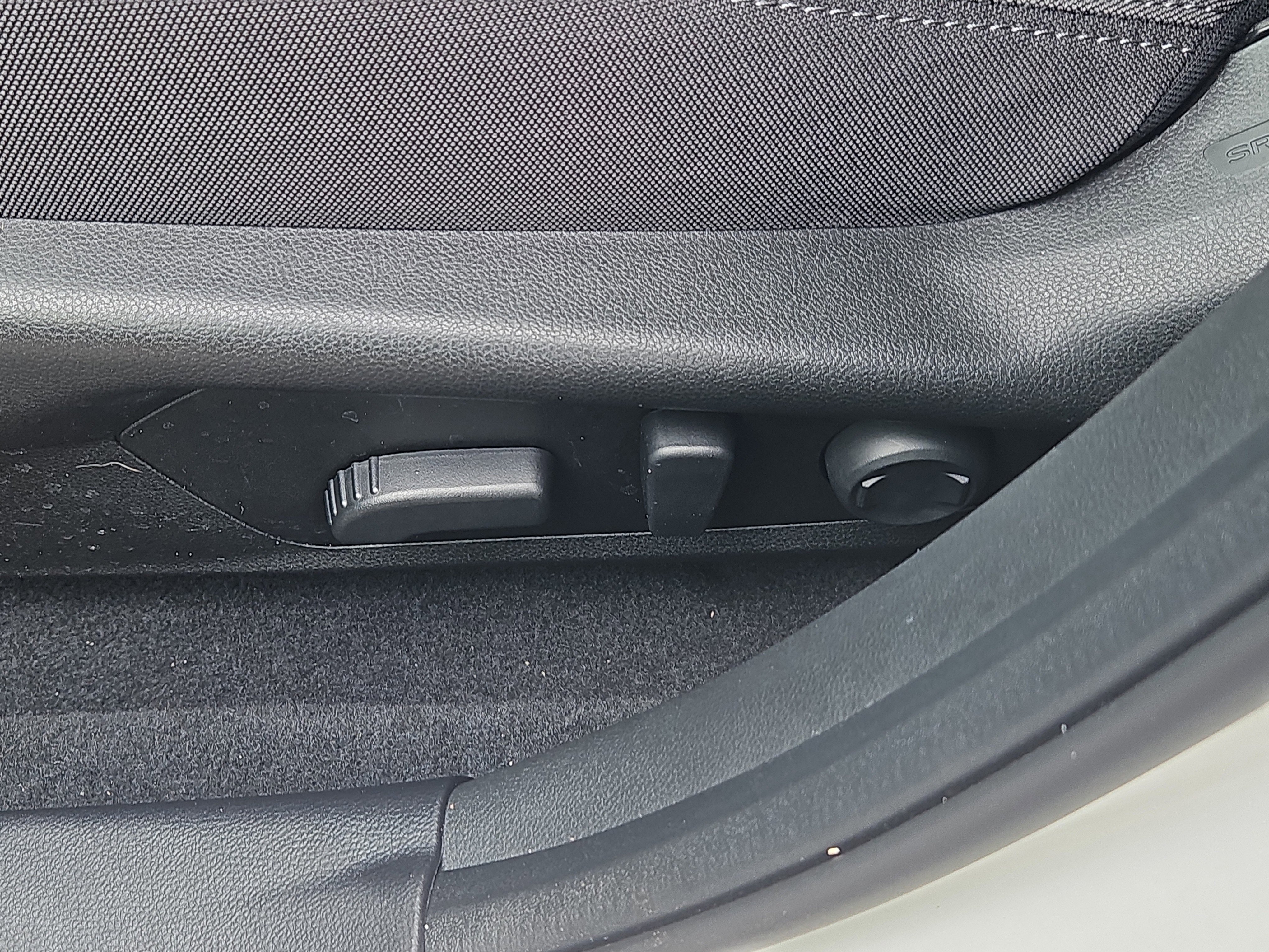 Certified 2025 Subaru Crosstrek 2.0i Premium image 13