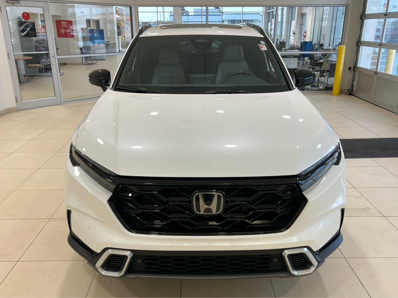 Used 2024 Honda CR-V Sport Touring image 2