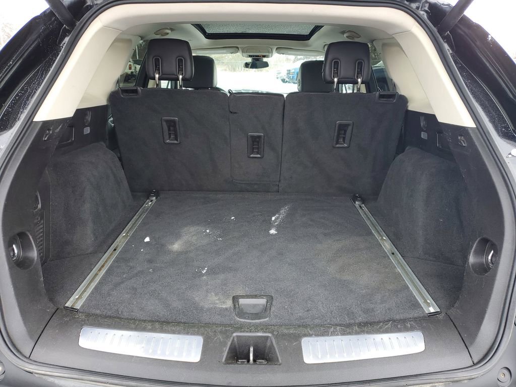 Used 2017 Cadillac XT5 Luxury w/ Driver Awareness Package image 32