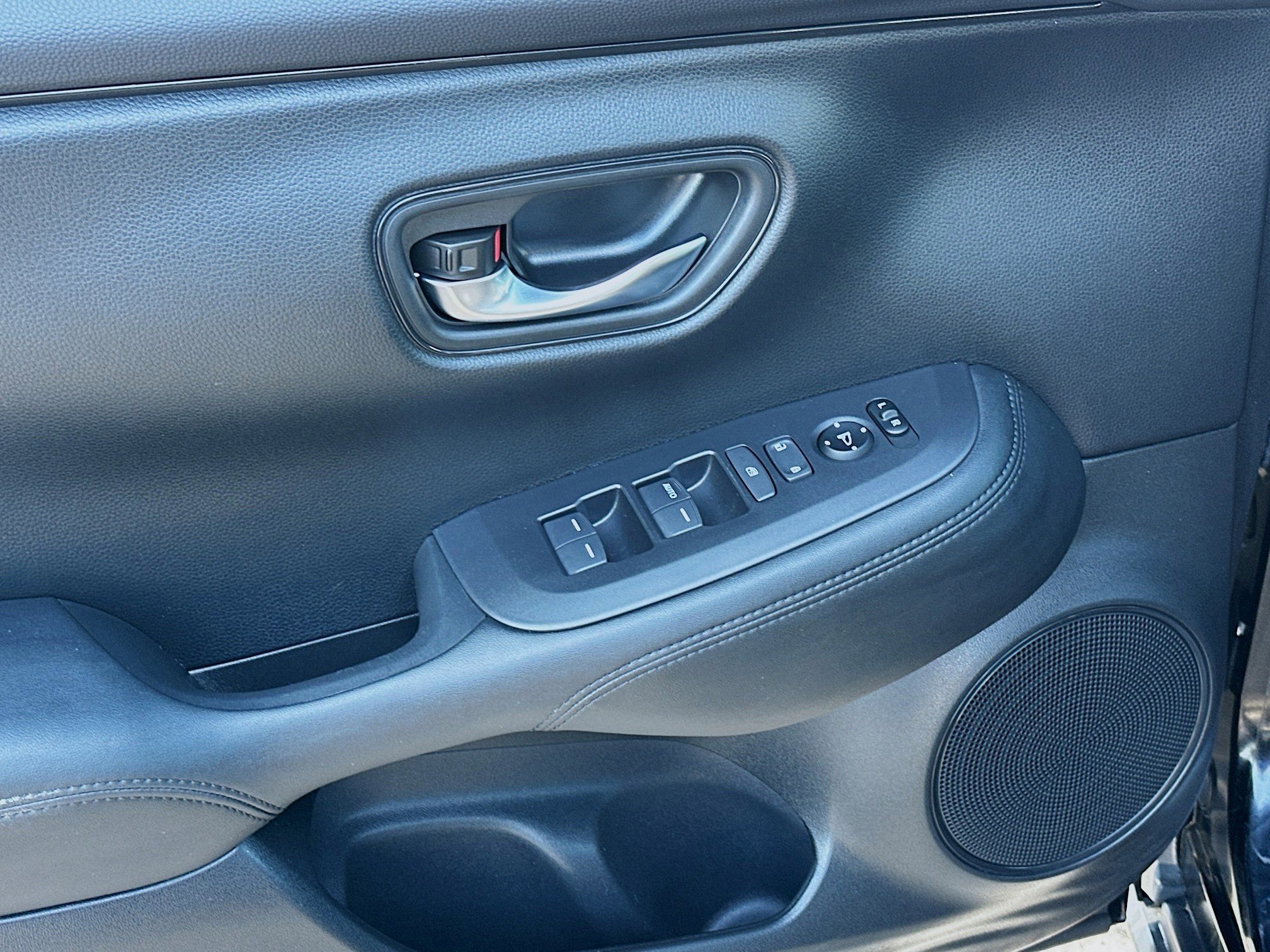 Certified 2023 Honda HR-V LX image 16