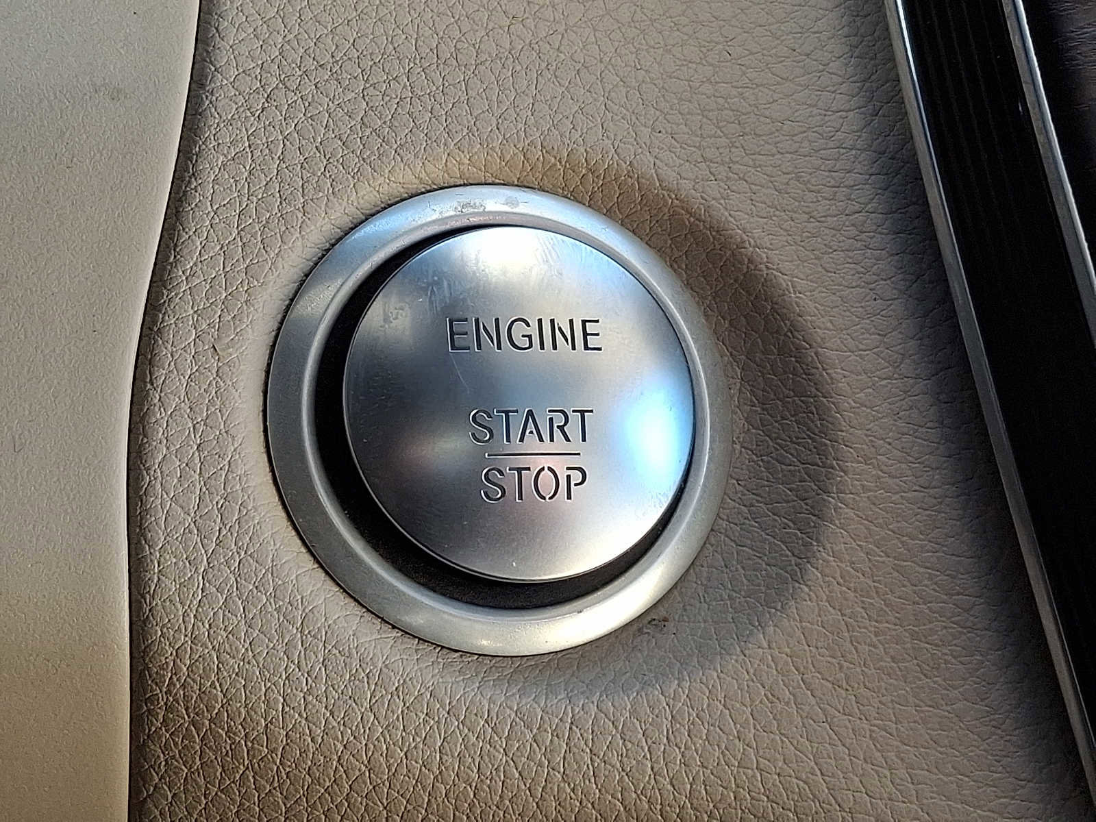 Used 2019 Mercedes-Benz GLC 300 4MATIC image 18