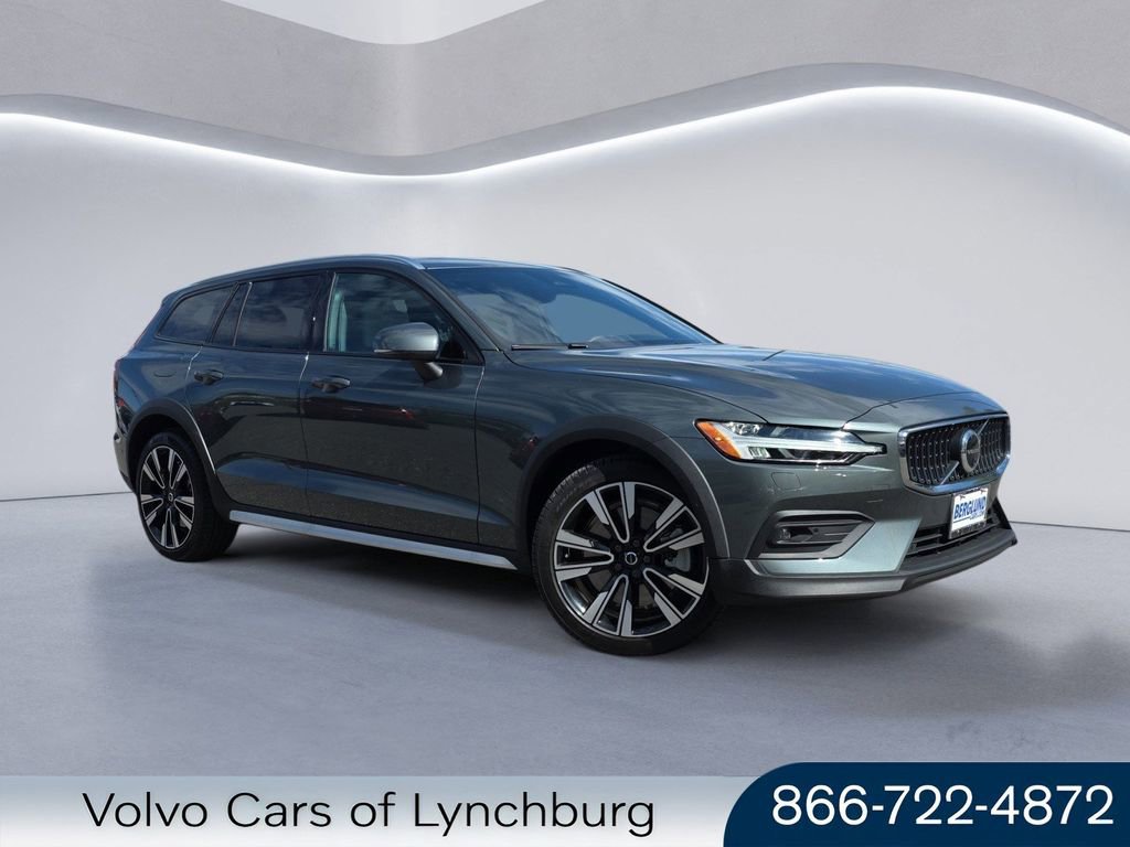 Used 2026 Volvo V60 B5 Cross Country Ultra w/ Protection Package Premier