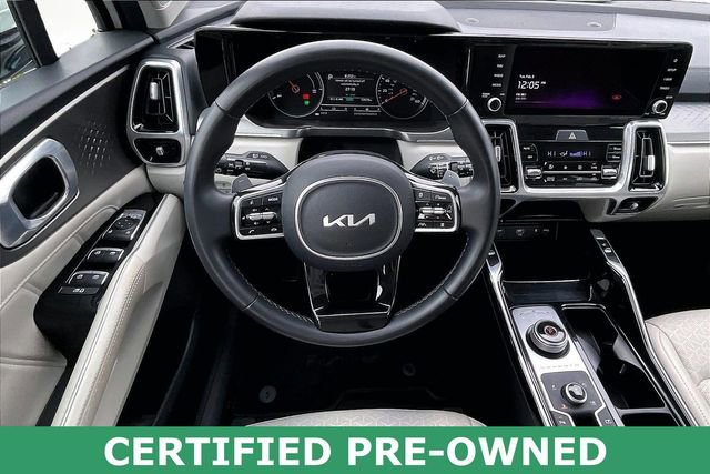 Certified 2022 Kia Sorento SX w/ Panoramic Sunroof Package image 5