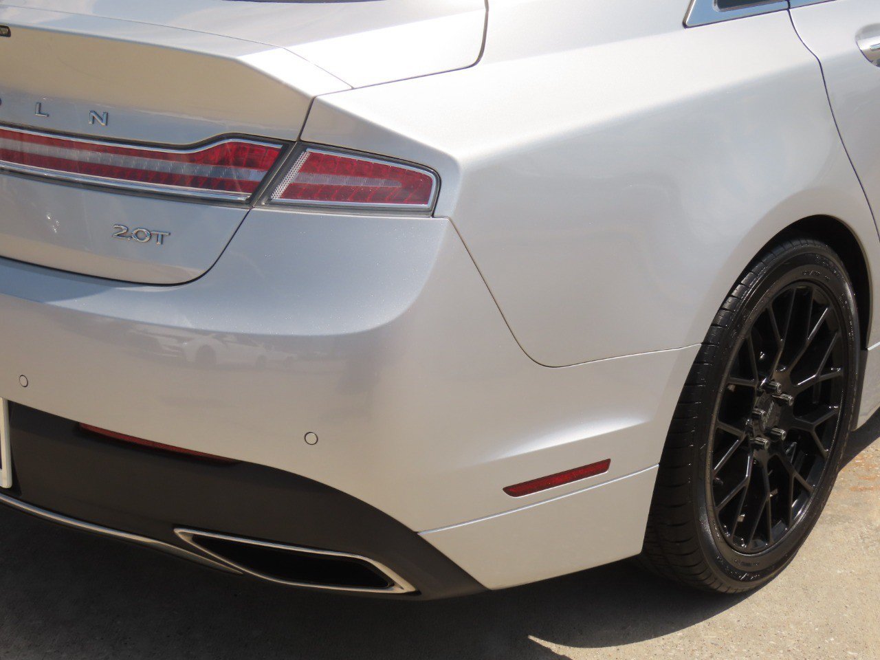 Used 2018 Lincoln MKZ Premiere FWD image 12