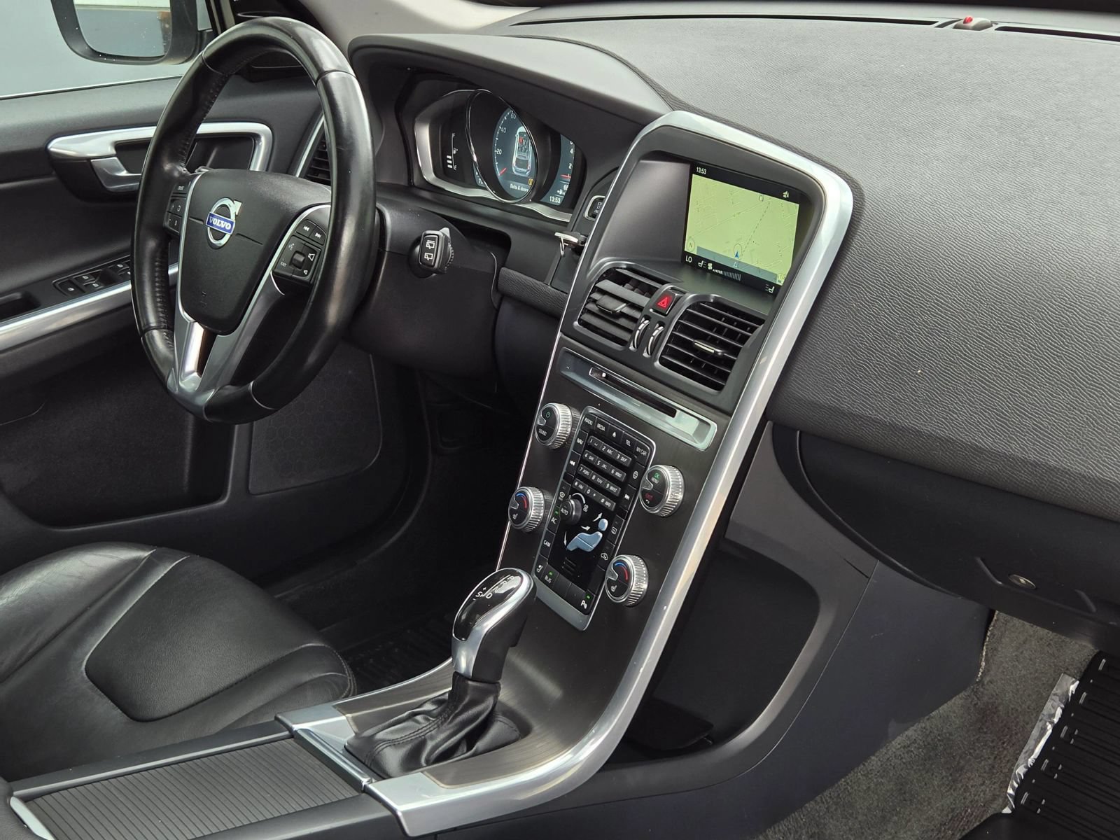 Used 2015 Volvo XC60 T5 AWD/4WD image 22