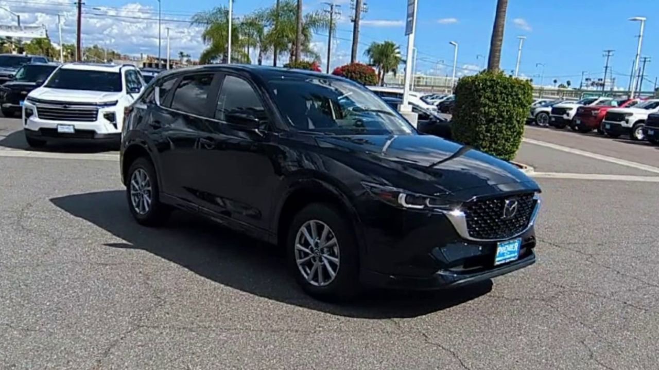 Used 2025 MAZDA CX-5 AWD 2.5 S w/ Preferred Package image 2