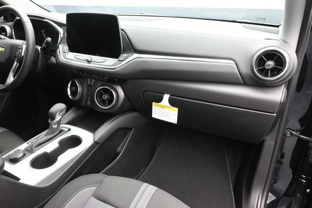 New 2026 Chevrolet Blazer LT w/ Midnight/Sport Edition FWD image 29