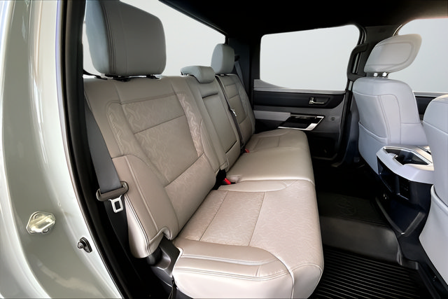 Used 2025 Toyota Tundra Limited AWD/4WD image 20