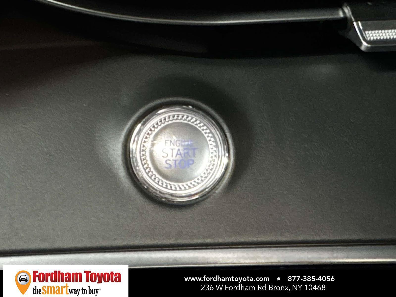 Used 2025 Genesis GV70 2.5T AWD/4WD image 26