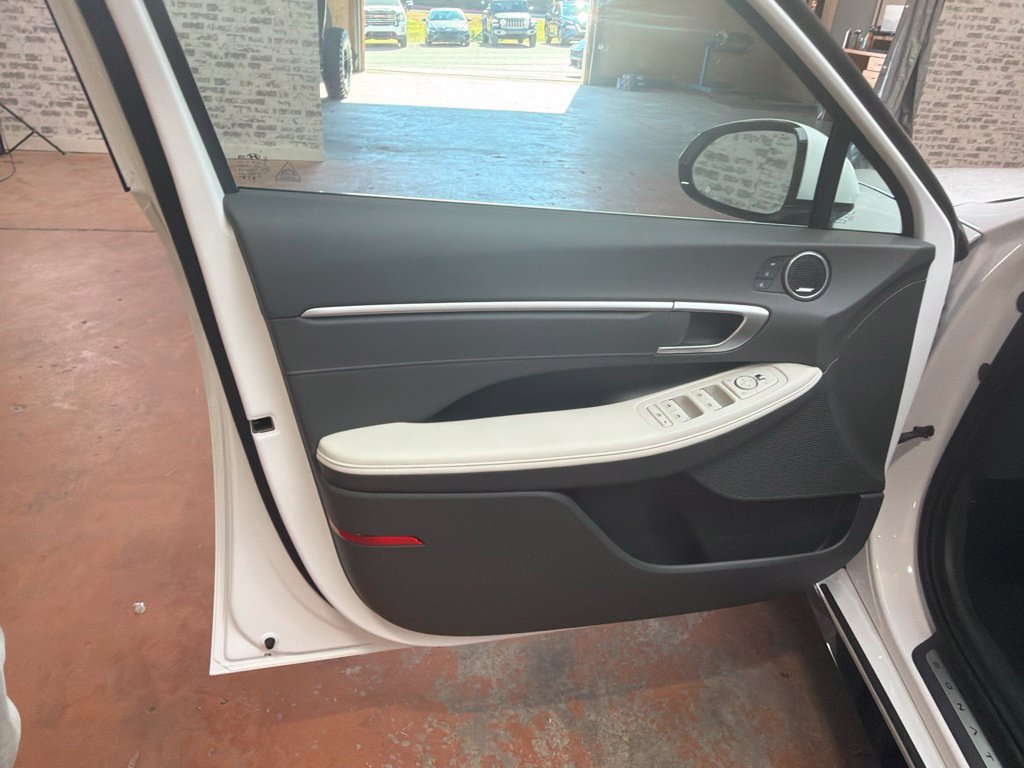 New 2027 Hyundai Sonata Limited FWD image 23