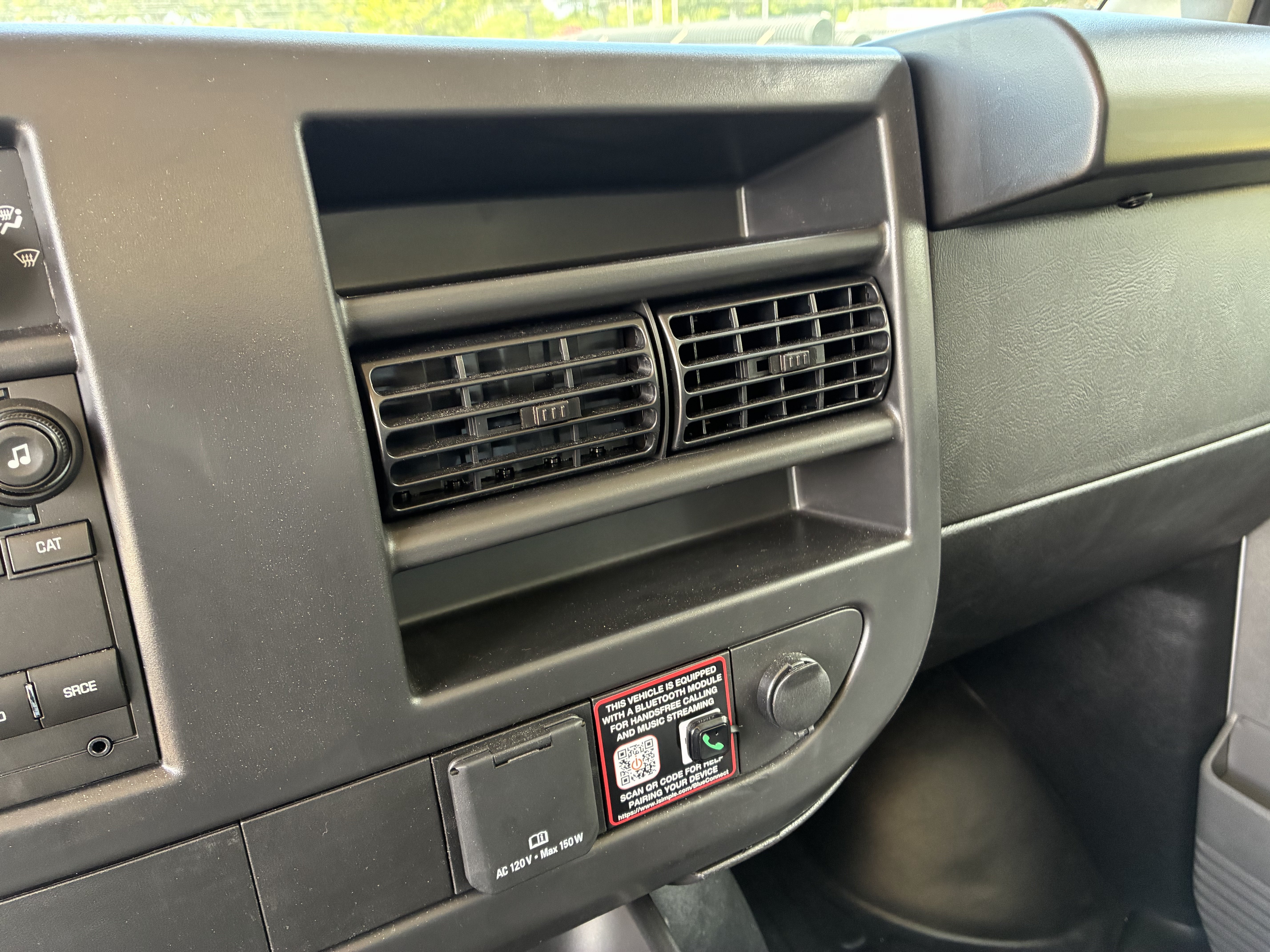 New 2026 Chevrolet Express 3500 w/ Power Convenience Package RWD image 32