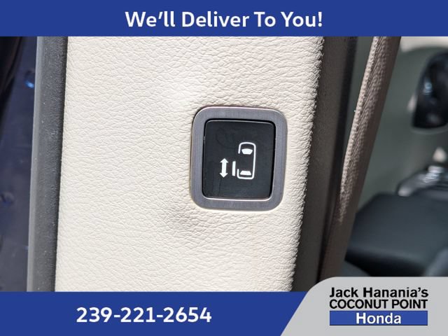 Used 2019 Chrysler Pacifica Touring-L Plus w/ Tire & Wheel Group FWD image 17