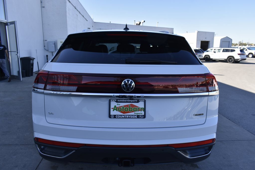 Certified 2025 Volkswagen Atlas Cross Sport SE image 5