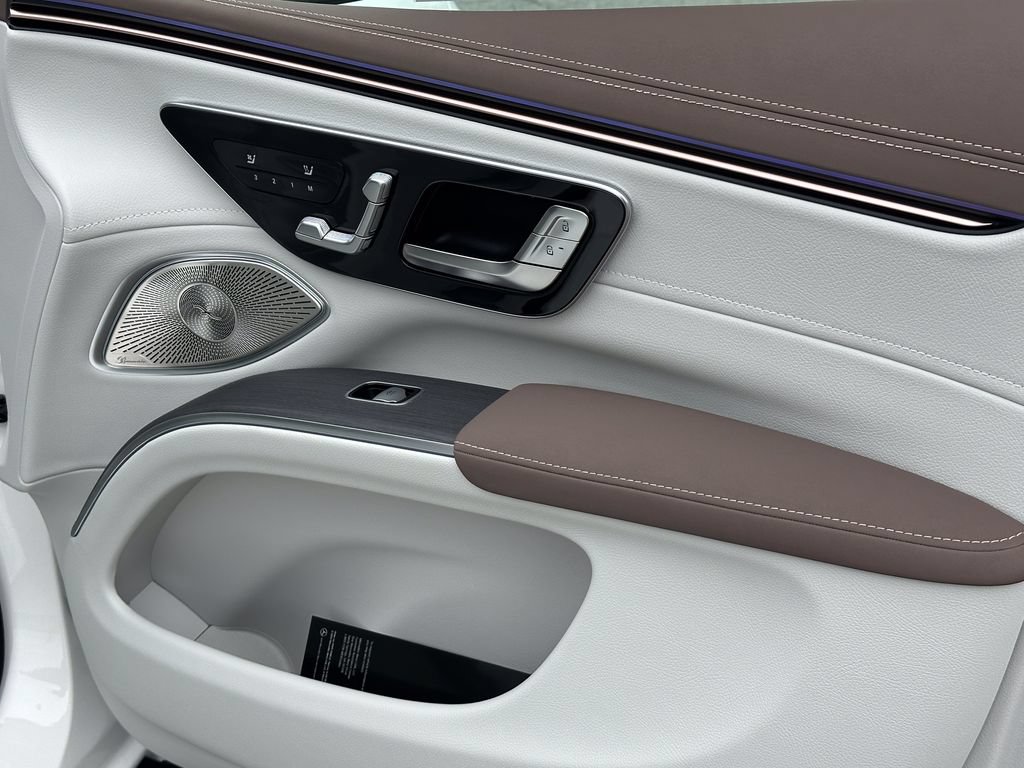 New 2026 Mercedes-Benz EQS 400 4MATIC SUV image 16