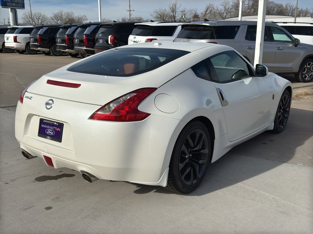 Used 2016 Nissan 370Z Touring image 5