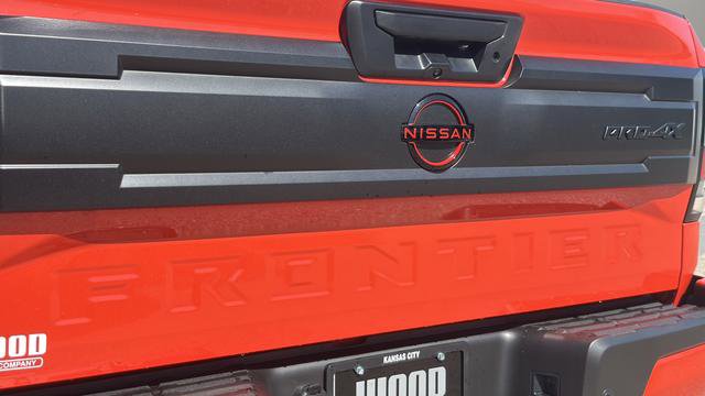 Used 2025 Nissan Frontier PRO-4X image 7