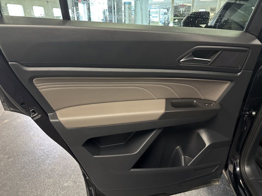 Used 2022 Volkswagen Atlas Cross Sport SEL image 25