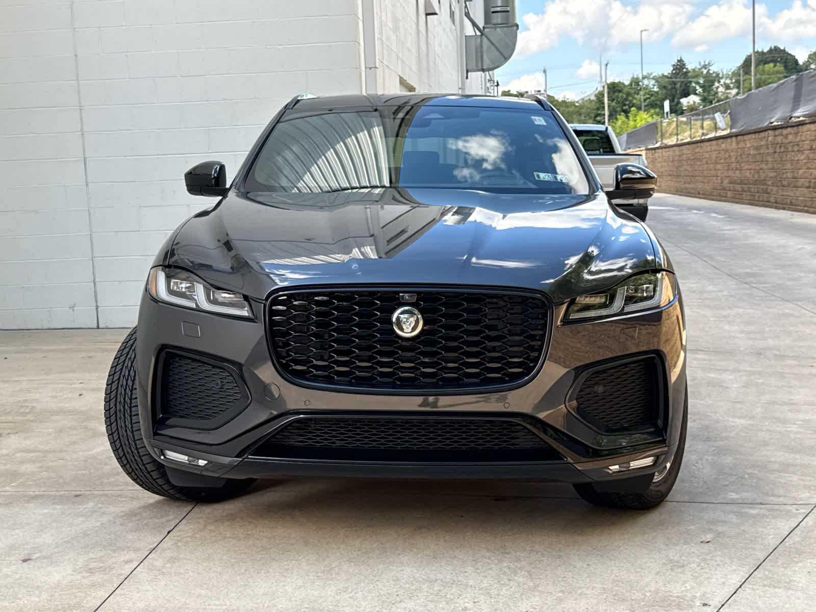 New 2026 Jaguar F-PACE R-Dynamic S image 2